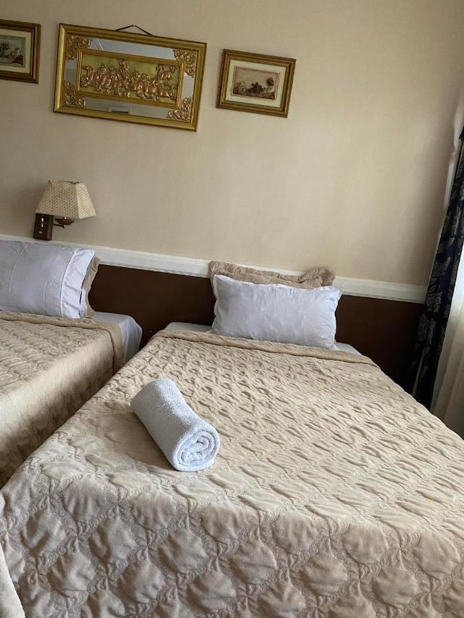 לובוק Stefanie Grace Paradise Inn מראה חיצוני תמונה