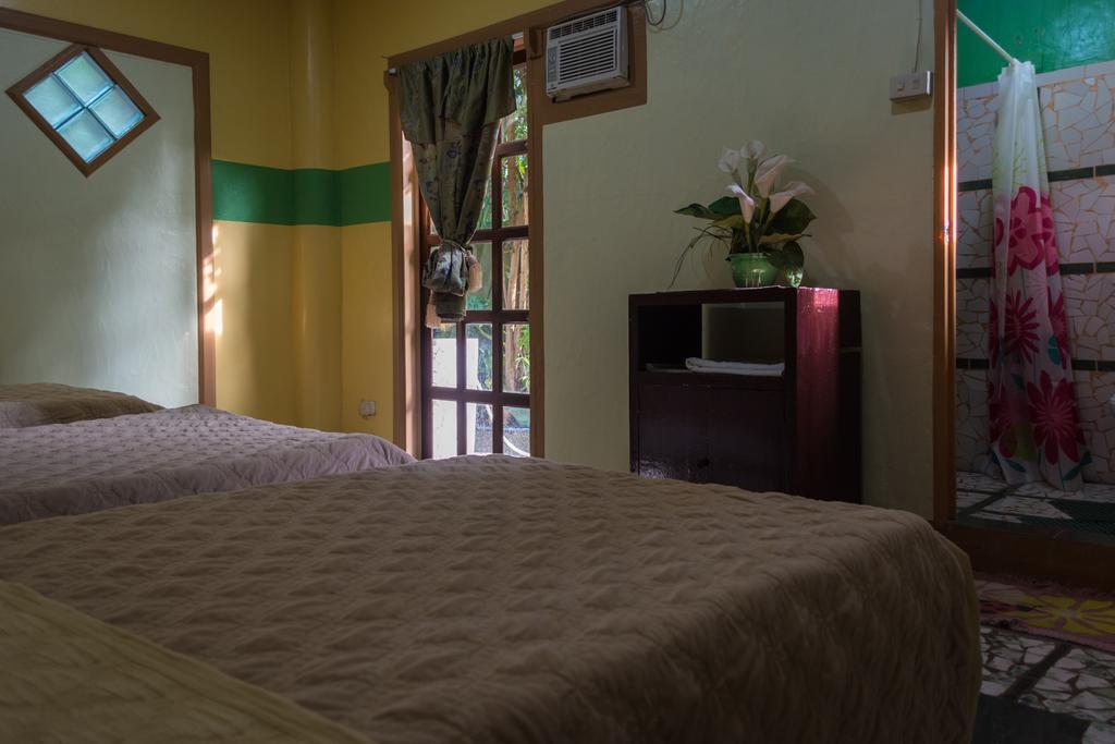 לובוק Stefanie Grace Paradise Inn מראה חיצוני תמונה