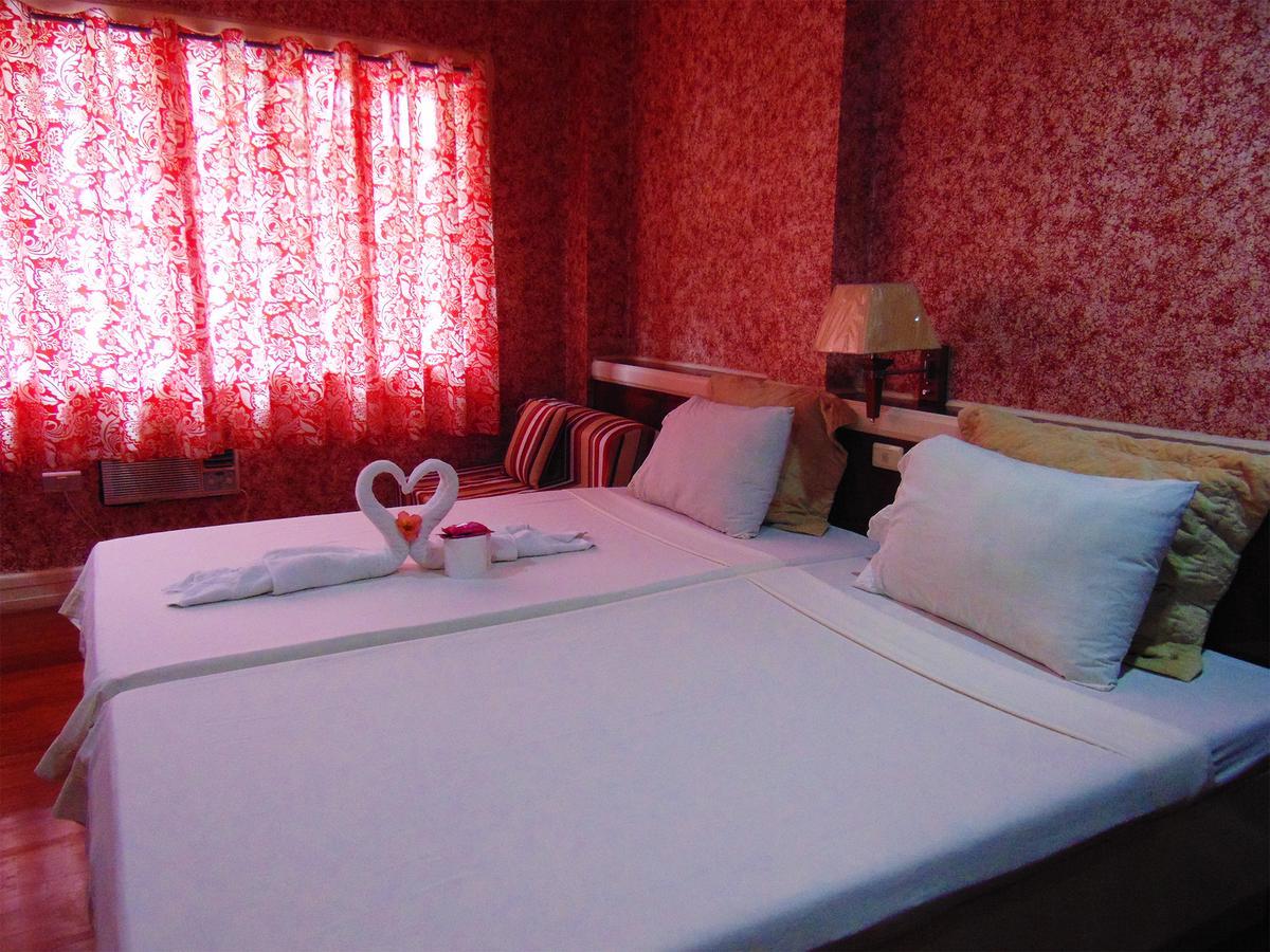 לובוק Stefanie Grace Paradise Inn מראה חיצוני תמונה